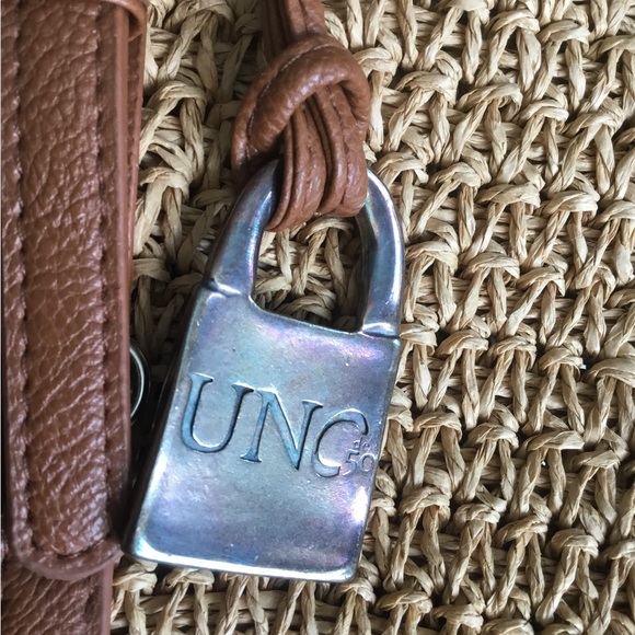 Stylish Tan Woven Tote Bag - Picture 2 of 8